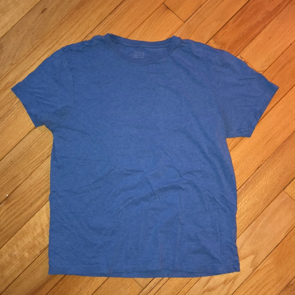 Men’s blue tee shirt